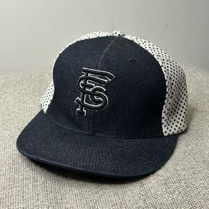 Supra hat